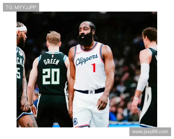 密尔沃基雄鹿对阵强敌迎战季后赛关键战役全力争取胜利 密尔沃基雄鹿对阵强敌迎战季后赛关键战役全力争取胜利