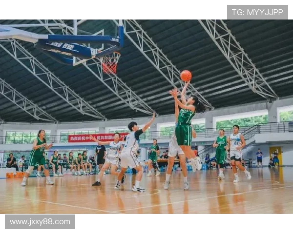 篮球点燃青春梦想凝聚团队力量共谱拼搏与荣耀篇章 篮球点燃青春梦想凝聚团队力量共谱拼搏与荣耀篇章