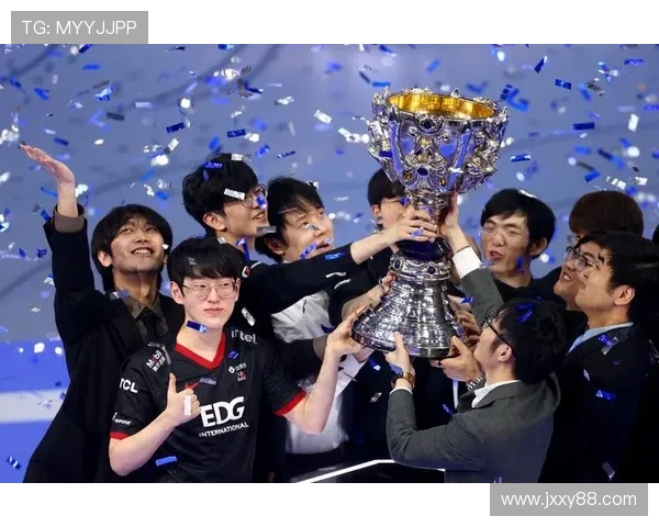 EDG凭借95分稳居Major赛积分榜首位其他战队紧随其后争夺名次 EDG凭借95分稳居Major赛积分榜首位其他战队紧随其后争夺名次