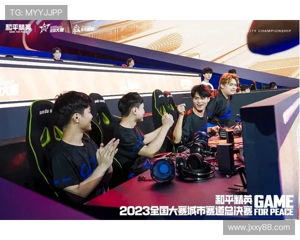 聚焦和平精英探讨FPX战队的实力与团队合作之道 聚焦和平精英探讨FPX战队的实力与团队合作之道