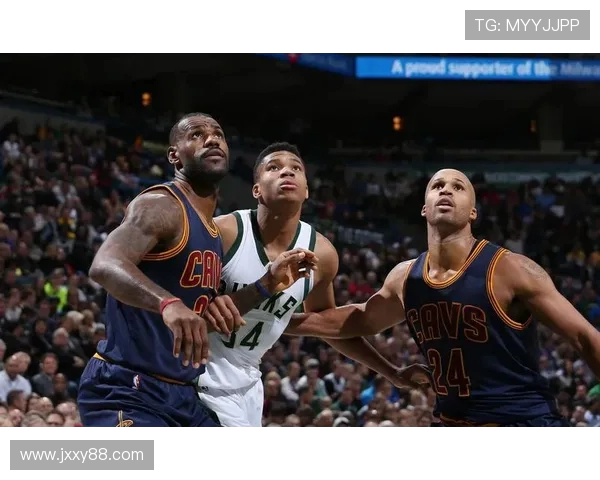 骑士与雄鹿激战正酣 双方全力争夺季后赛关键胜利 骑士与雄鹿激战正酣 双方全力争夺季后赛关键胜利