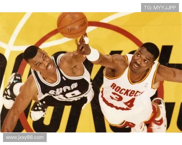 大卫罗宾逊与奥拉朱旺的巅峰对决谁才是真正的篮球传奇